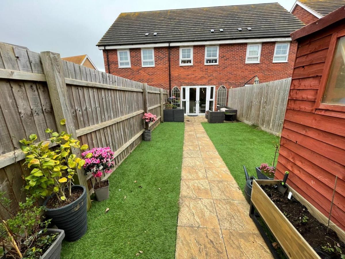 Comet Place Wellingborough Esterno foto